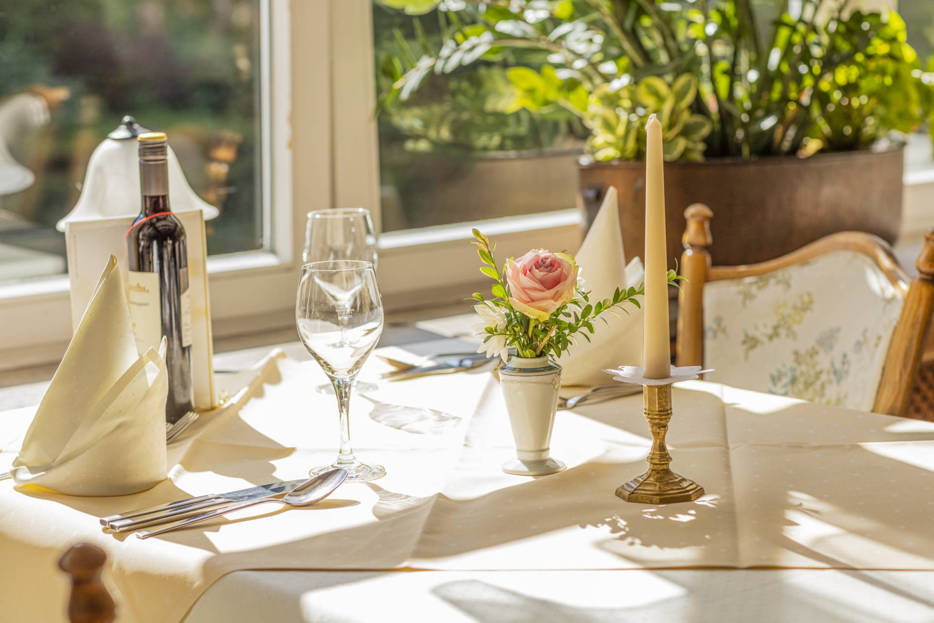 Gedeckter Restauranttisch 