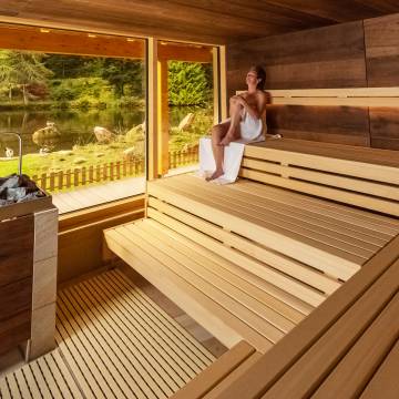 Panorama Sauna mit Blick auf den See
