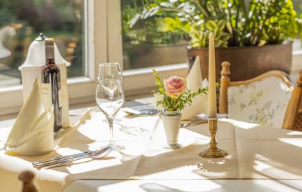 Gedeckter Restauranttisch 