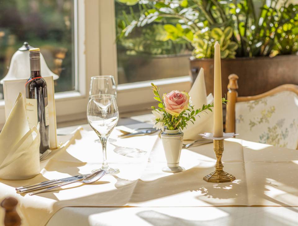 Gedeckter Restauranttisch 